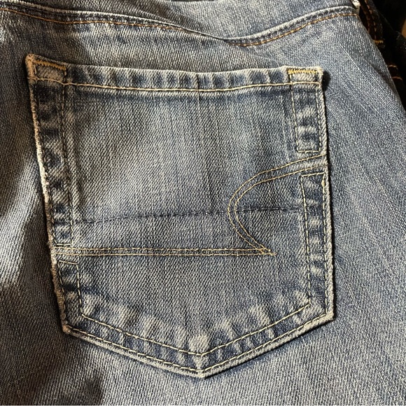 2 Pair American Eagle Outfitters Denim Jeans Dark Wash & Med-Light wash Size 2 - Picture 6 of 16